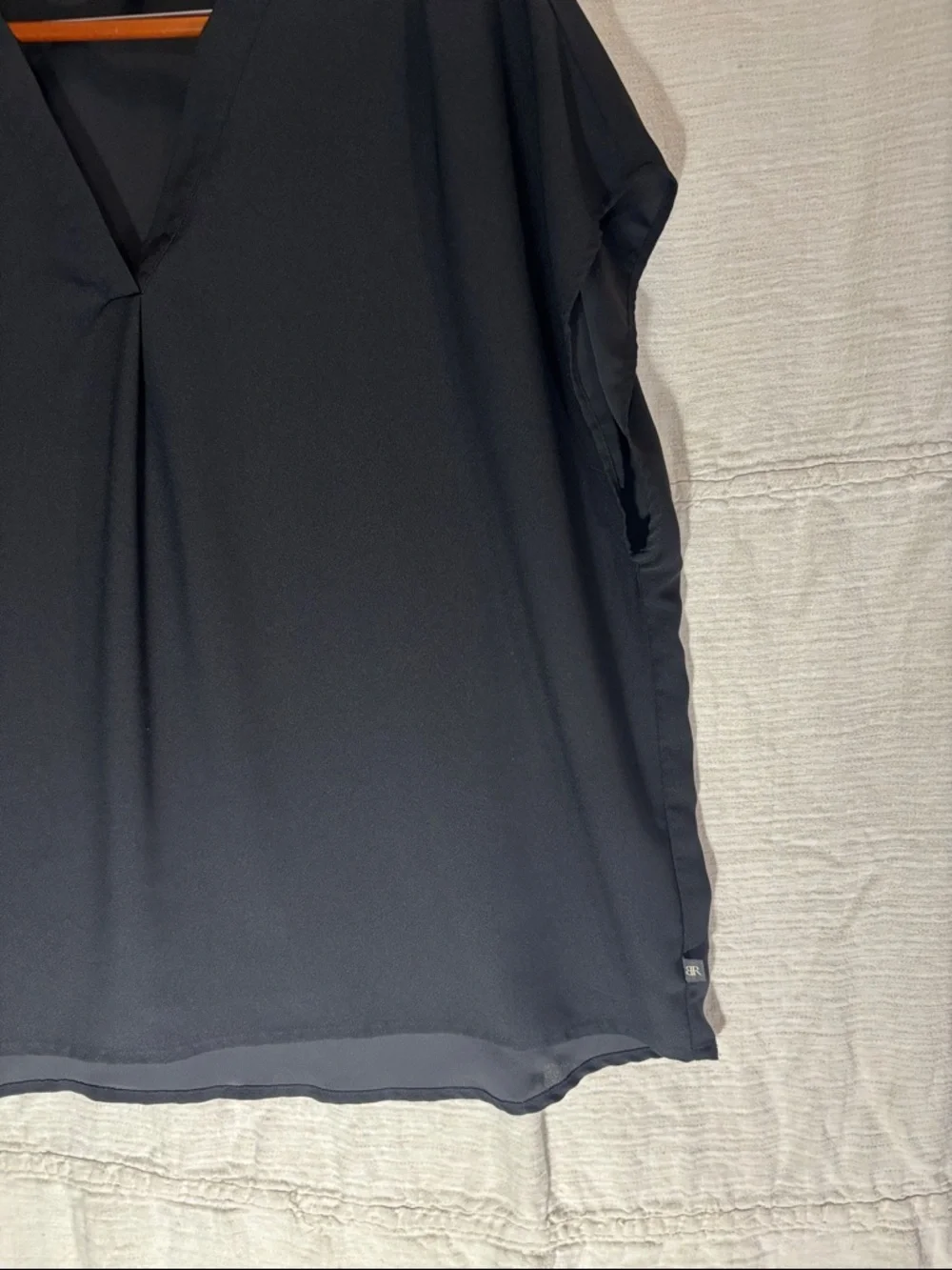 Banana Republic Black V-Neck Flowy Cap Sleeve Blouse